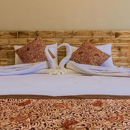 Hotel Niki Jembrana  Екстер'єр фото