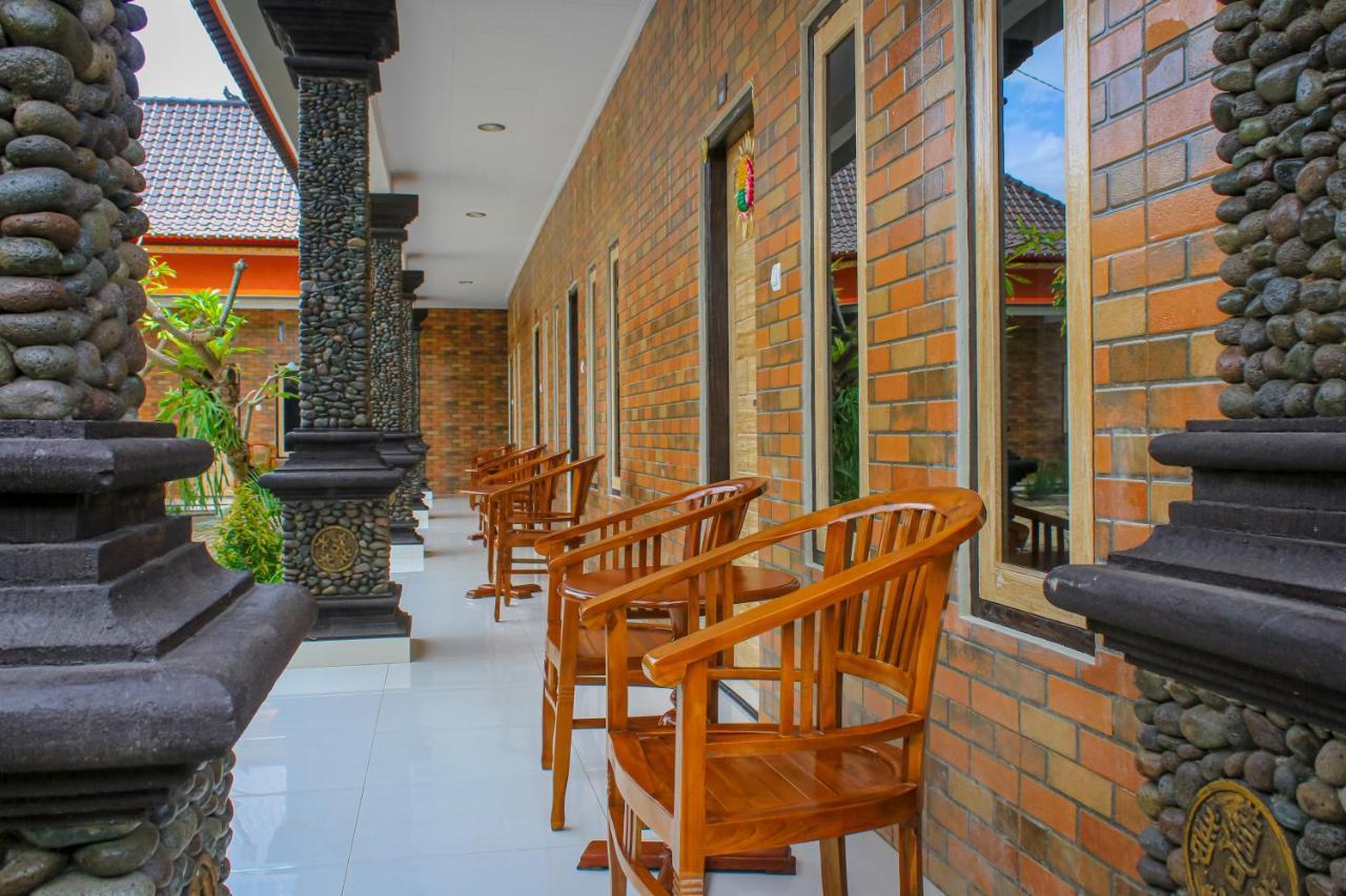Hotel Niki Jembrana  Екстер'єр фото