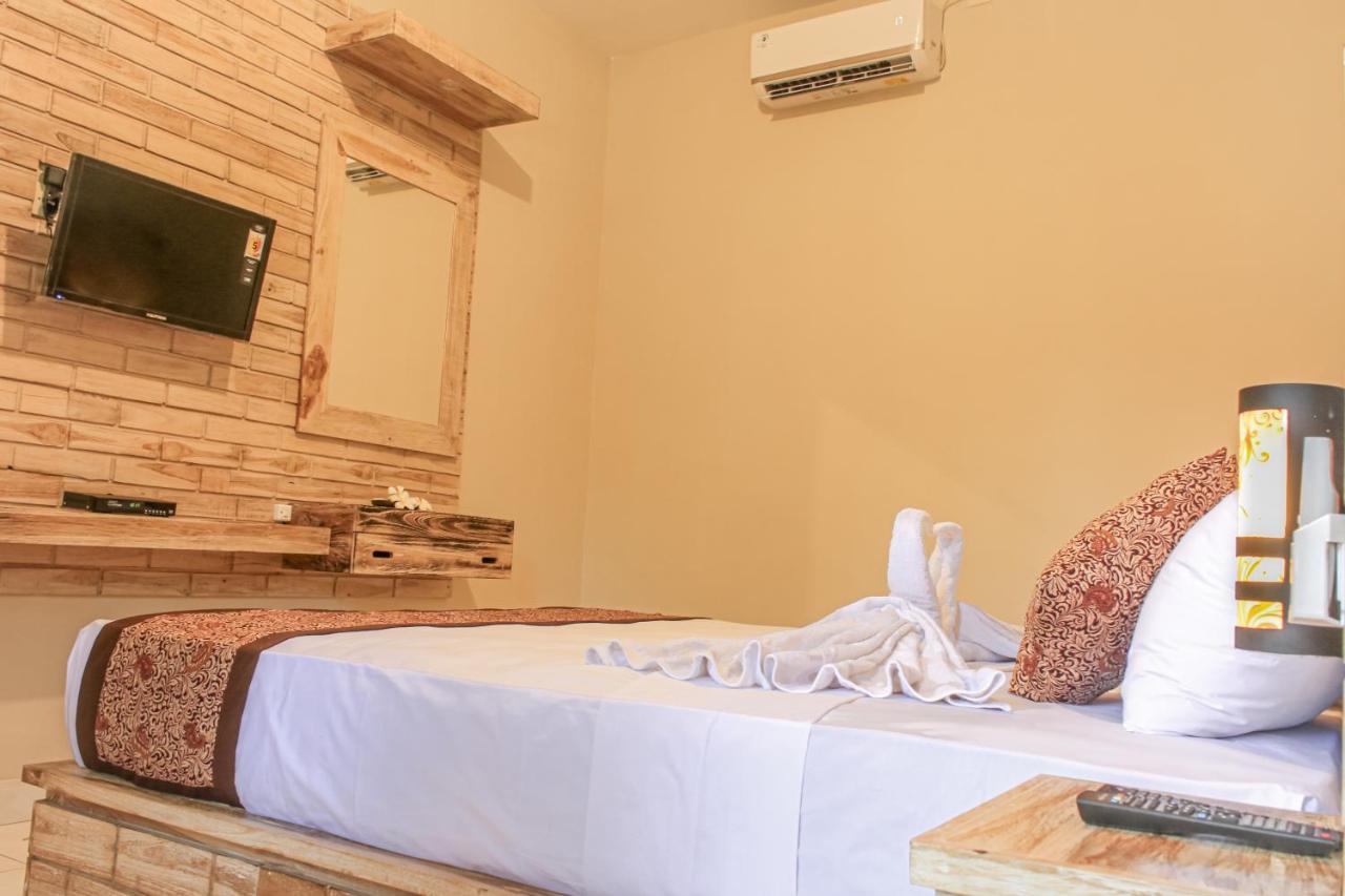 Hotel Niki Jembrana  Екстер'єр фото